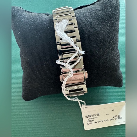 NWT COACH WOMENS WATCH - Picture 2 of 4